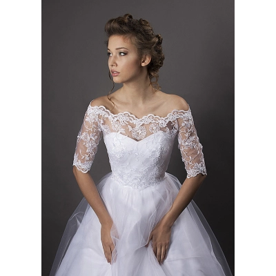 Off-épaule boléro mariage en dentelle manches longues moitié Fermeture dos en boutons Off-épaule boléro mariage en dentelle manches longues moitié Fermeture dos en boutons