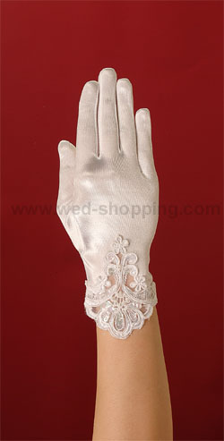 Gants �avec un ornement sur mousseline